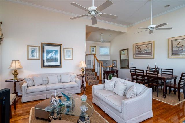 17 Linkside Court, Isle Of Palms, SC 29451