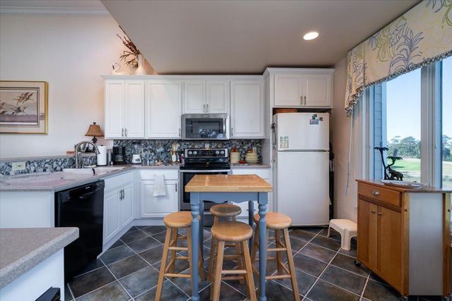 17 Linkside Court, Isle Of Palms, SC 29451