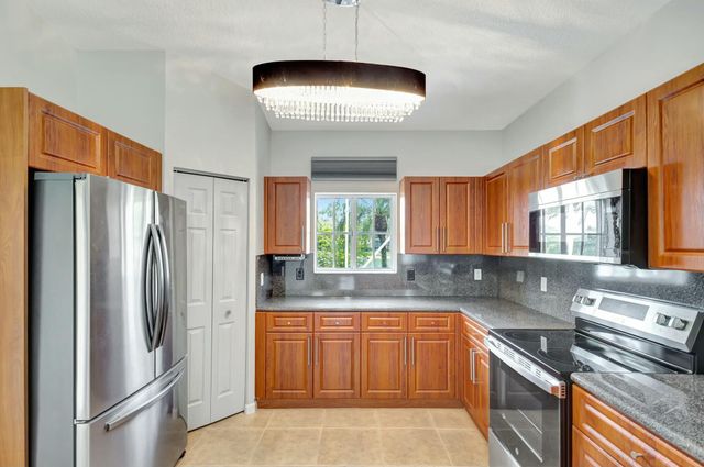 2270 Windjammer Way, West Palm Beach, FL 33411