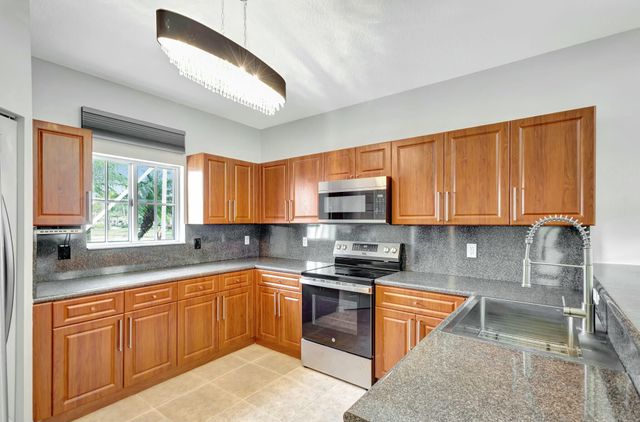 2270 Windjammer Way, West Palm Beach, FL 33411