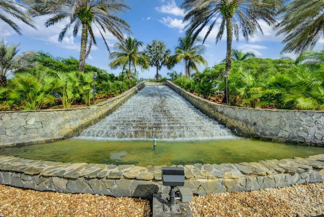 2270 Windjammer Way, West Palm Beach, FL 33411