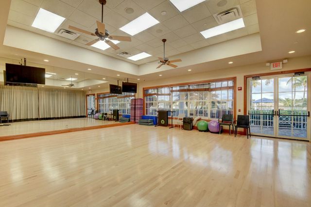 2270 Windjammer Way, West Palm Beach, FL 33411