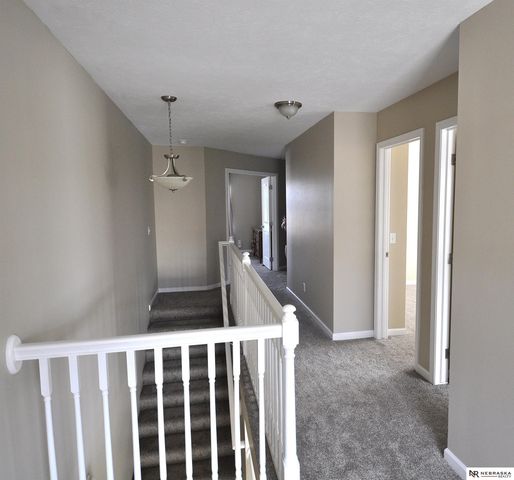10913 South 110th Avenue, Papillion, NE 68046