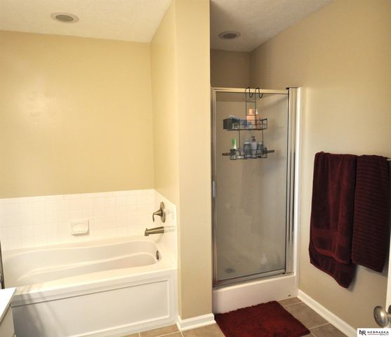 10913 South 110th Avenue, Papillion, NE 68046