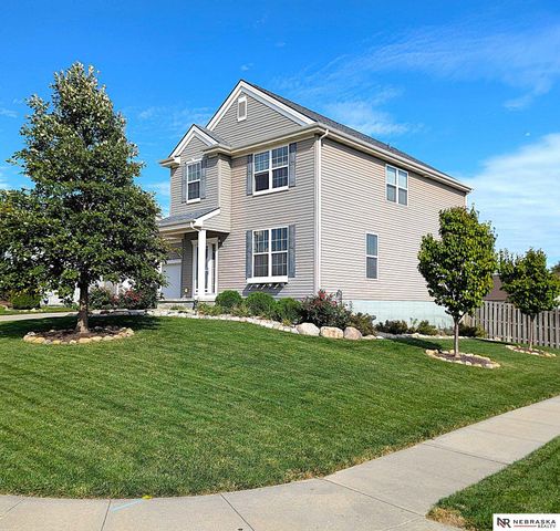 10913 South 110th Avenue, Papillion, NE 68046