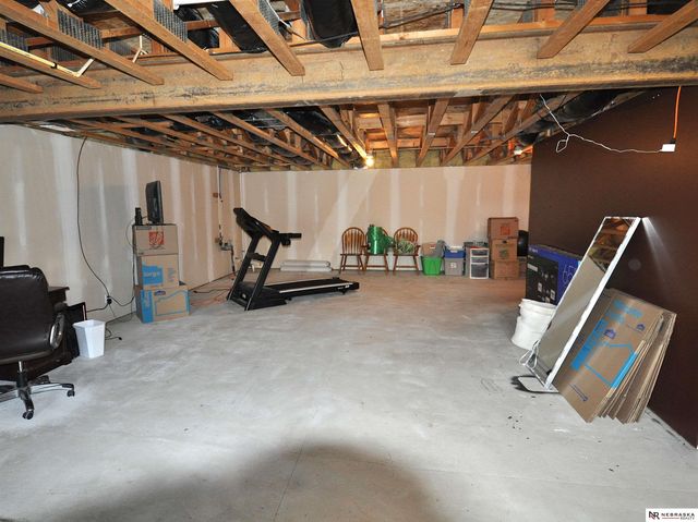 10913 South 110th Avenue, Papillion, NE 68046