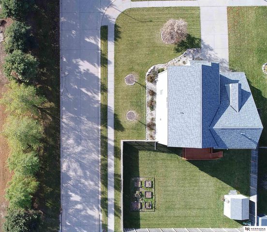 10913 South 110th Avenue, Papillion, NE 68046
