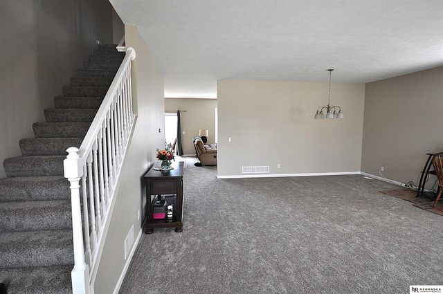 10913 South 110th Avenue, Papillion, NE 68046