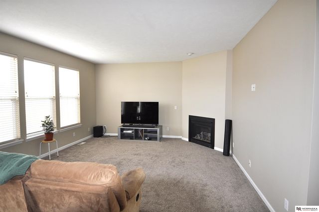 10913 South 110th Avenue, Papillion, NE 68046