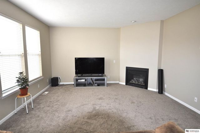 10913 South 110th Avenue, Papillion, NE 68046