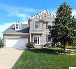 10913 South 110th Avenue, Papillion, NE 68046