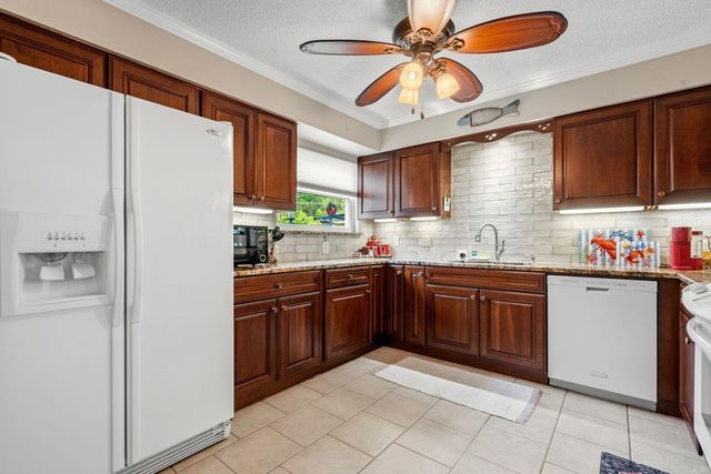 1201 Airport Road, Unit C-11, Hot Springs, AR 71913