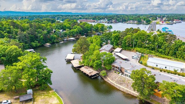 1201 Airport Road, Unit C-11, Hot Springs, AR 71913