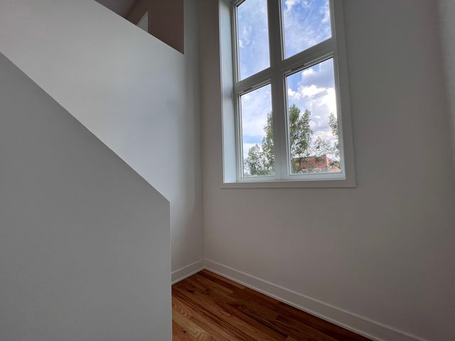 226 W 24th Street 3, Chicago, IL 60616