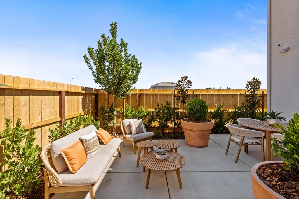 Image 31 of property listing at 1500 Bloom Lane, Clovis, CA 93619