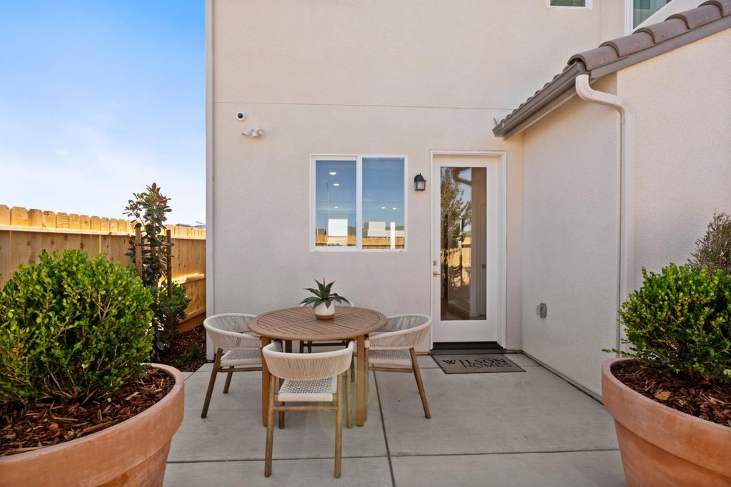 Image 33 of property listing at 1500 Bloom Lane, Clovis, CA 93619