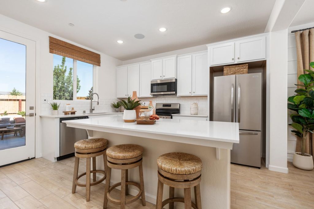 Image 9 of property listing at 1500 Bloom Lane, Clovis, CA 93619