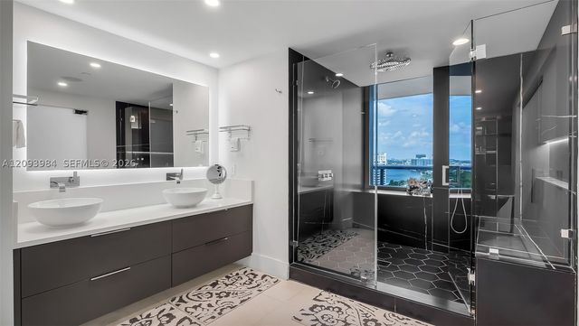 5875 Collins Ave 1707, Miami Beach, FL 33140