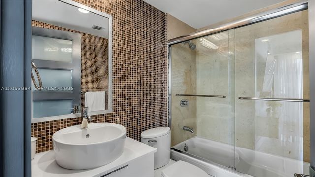 5875 Collins Ave 1707, Miami Beach, FL 33140
