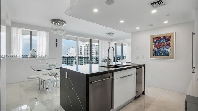 5875 Collins Ave 1707, Miami Beach, FL 33140