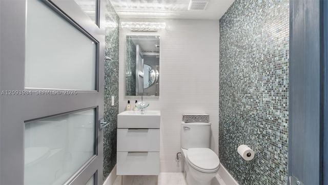 5875 Collins Ave 1707, Miami Beach, FL 33140