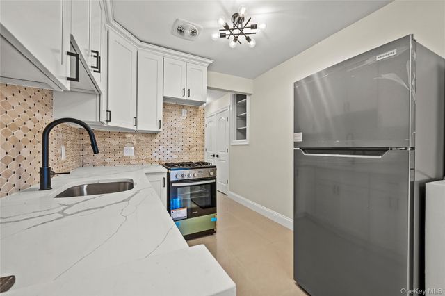 877 E 55th Street, Brooklyn, NY 11234