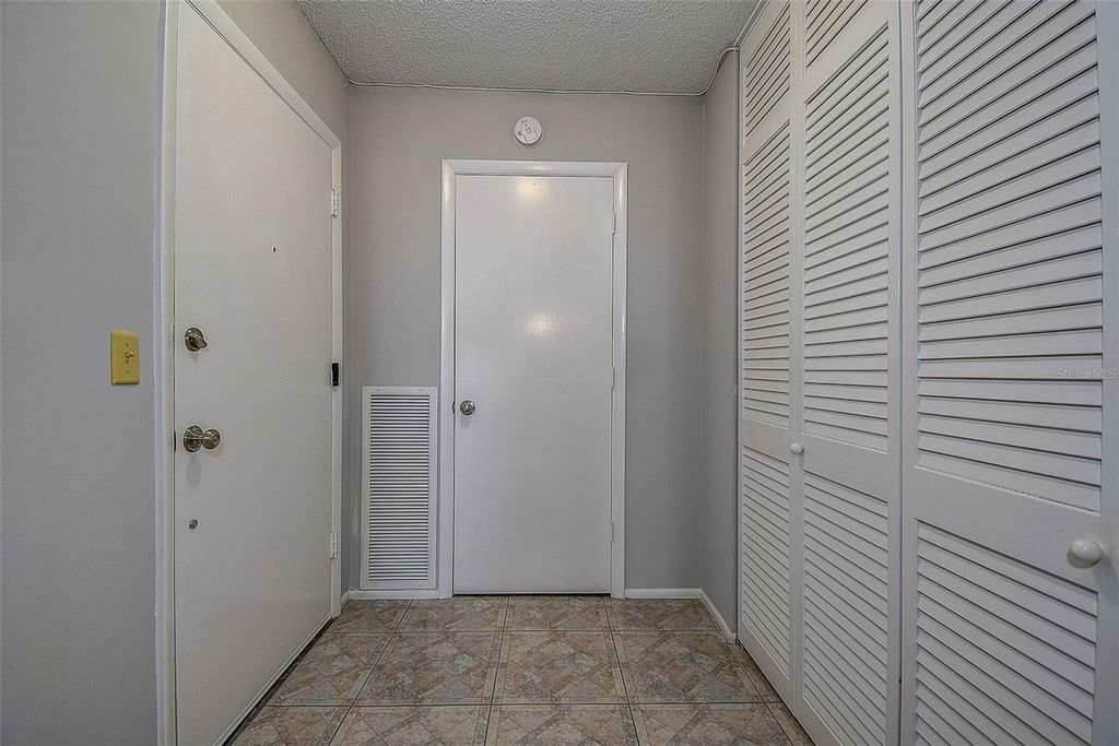 Image 6 of property listing at 100 BLUFF VIEW DRIVE 514A, Belleair Bluffs, FL 33770