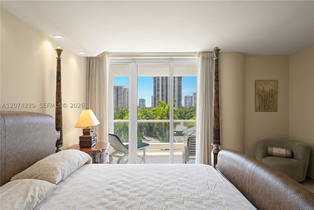 7000 Island Blvd 609, Aventura, FL 33160