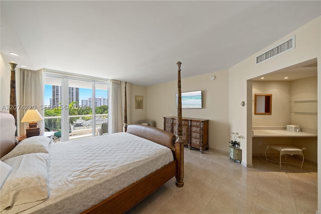 7000 Island Blvd 609, Aventura, FL 33160