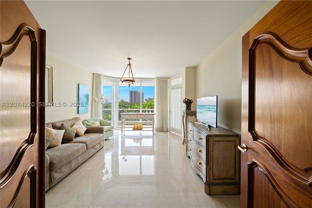 7000 Island Blvd 609, Aventura, FL 33160