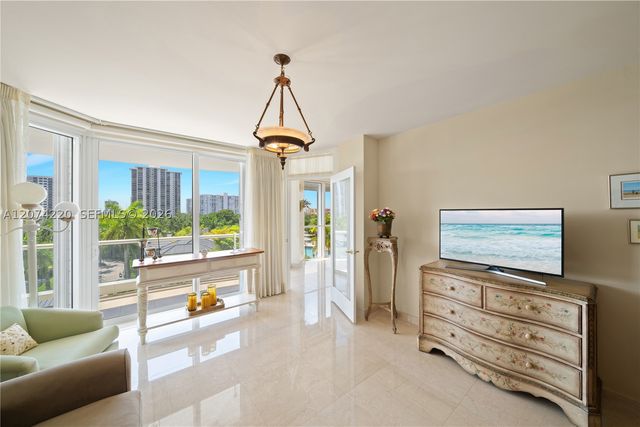 7000 Island Blvd 609, Aventura, FL 33160