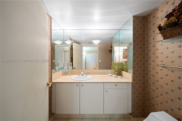 7000 Island Blvd 609, Aventura, FL 33160