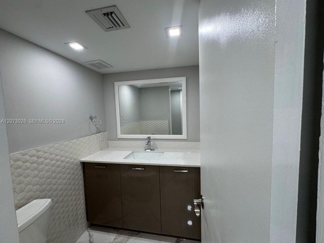 15011 Coconut Court 15011, Miami Lakes, FL 33014