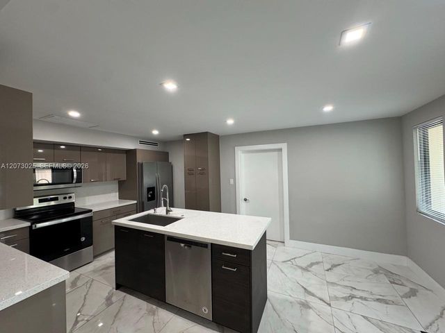 15011 Coconut Court 15011, Miami Lakes, FL 33014