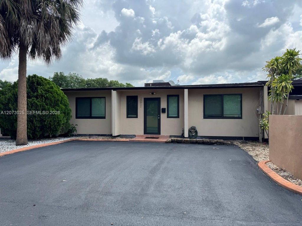 15011 Coconut Court 15011, Miami Lakes, FL 33014