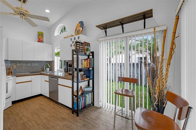 1361 Seagrape Cir, Weston, FL 33326