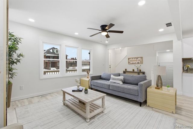 12611 Stoepel Street, Detroit, MI 48238