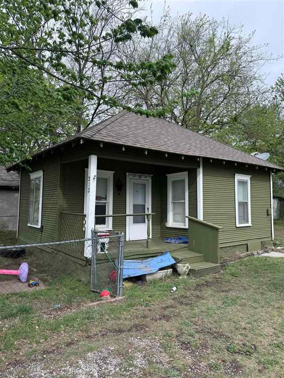 213 NW Arlington Ave, Lawton, OK 73507
