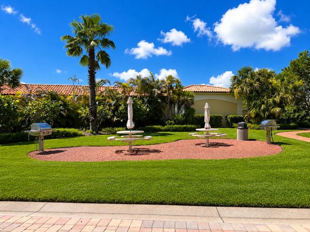 35 Harbour Isle Drive W 202, Fort Pierce, FL 34949