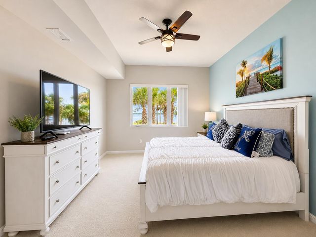 35 Harbour Isle Drive W 202, Fort Pierce, FL 34949