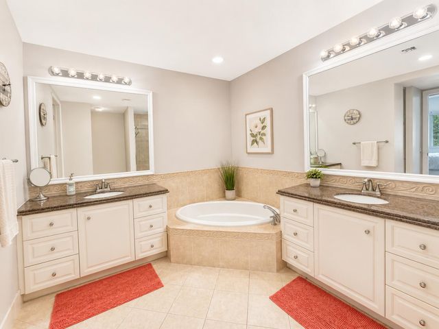 35 Harbour Isle Drive W 202, Fort Pierce, FL 34949