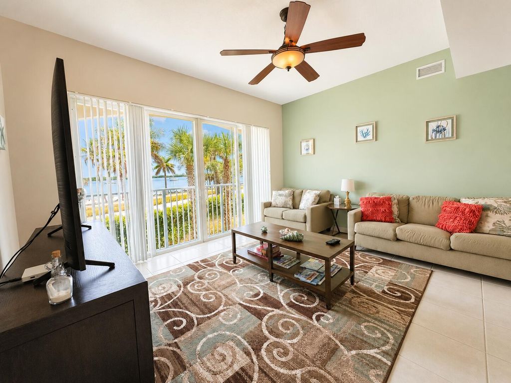 35 Harbour Isle Drive W 202, Fort Pierce, FL 34949