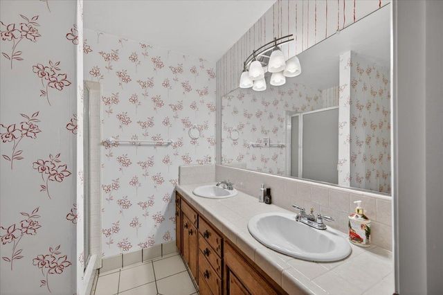 6121 N Montana Avenue, Clovis, CA 93619