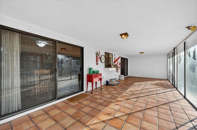 6121 N Montana Avenue, Clovis, CA 93619