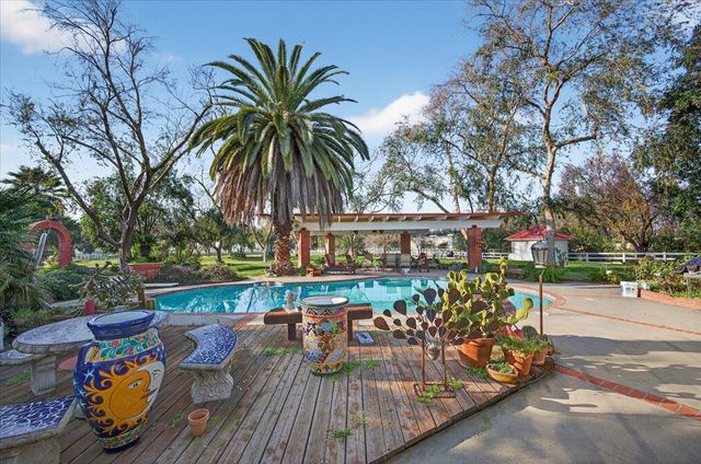 6121 N Montana Avenue, Clovis, CA 93619