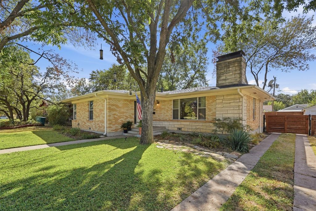 2908 Ryan Place Drive, Fort Worth, TX 76110 — photo 4