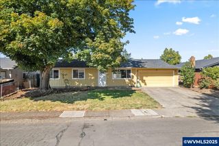4655 Crown Ct NE, Salem, OR 97301
