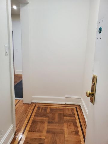 3750 86 street 34, Jackson Heights, NY 11372