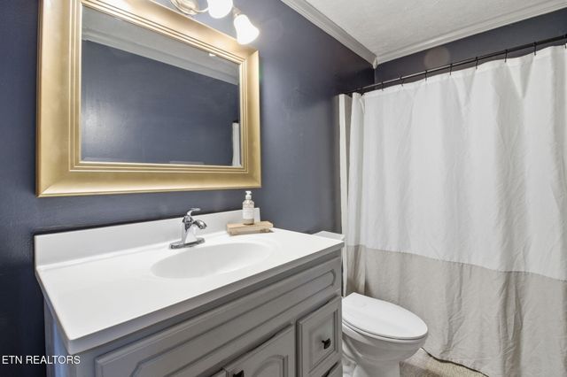 335 S Fowler St, Clinton, TN 37716