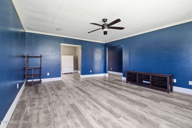 335 S Fowler St, Clinton, TN 37716